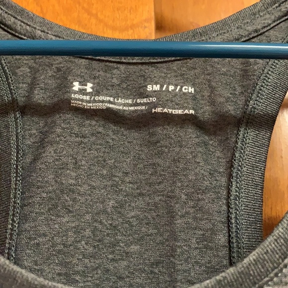 Never worn women’s small under armor tank top - Picture 3 of 4